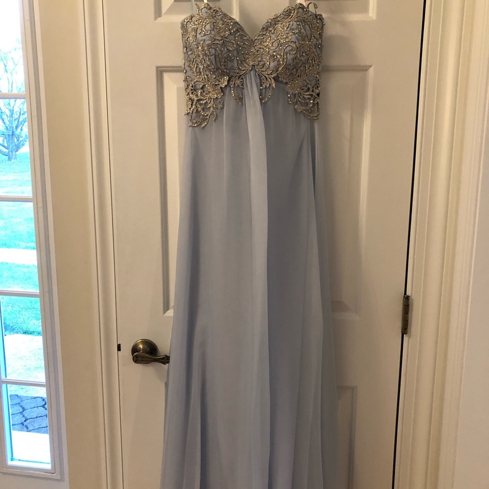 Custom Gown Size 2 Pet 44 L to bottom. Chiffon/Satin one X  wear. Dry cleaned